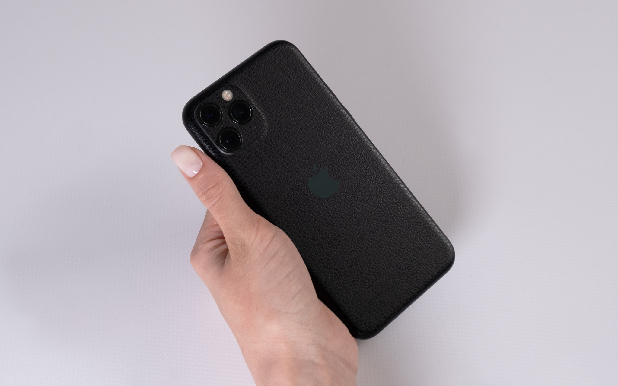 Скин черная кожа полный на iPhone 11 Pro