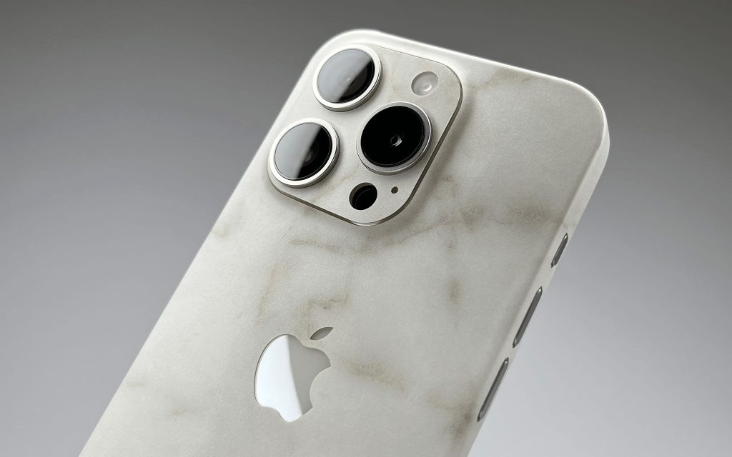Скин для iPhone 14 Белый мрамор