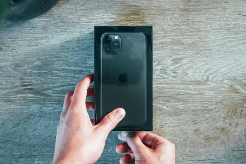 Как работает проверка активации iPhone при его покупке и распаковке