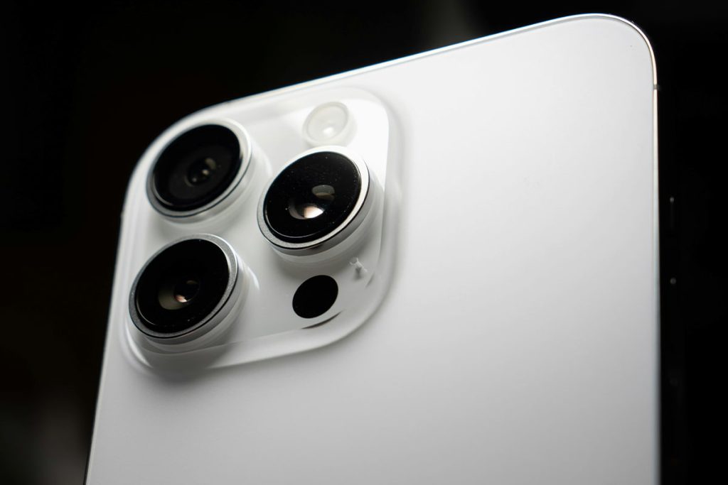 У какого айфона лучшая камера пример iPhone 16 Pro
