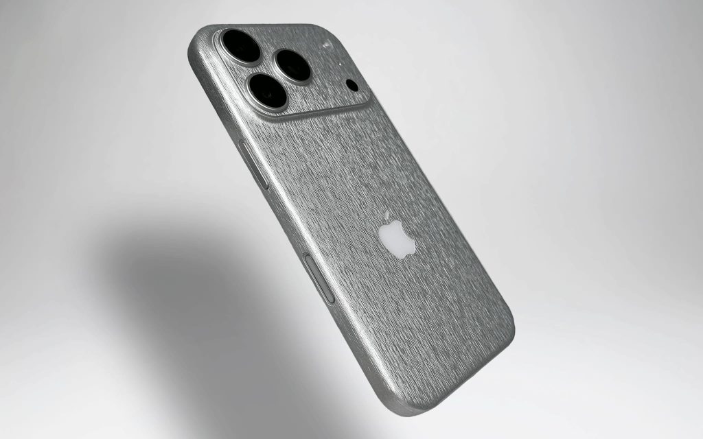 Скин для iPhone 17 Pro Серебряный титан